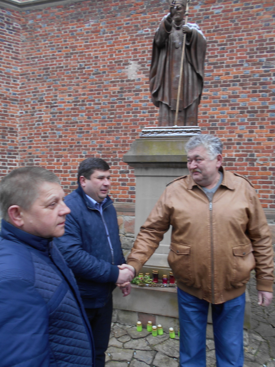 DrogMedia Пам'ятник Папі Іванові Павлу ІІ відновлено