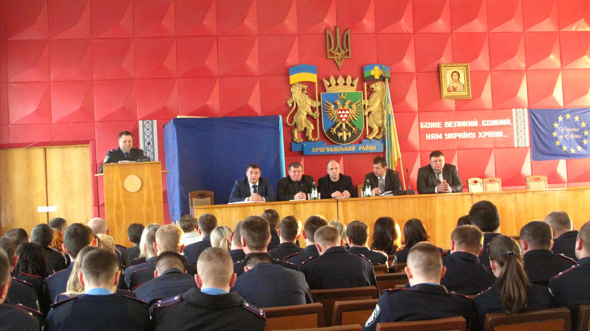 DrogMedia Начальник Дрогобицької поліції Мирон Карапата: «За останніх 2 тижні, я вас запевняю, жоден працівник поліції не взяв «ні рубля»