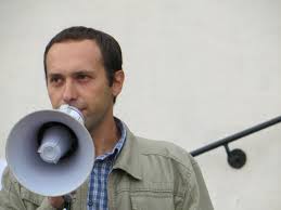 DrogMedia Ланцюги єднання, Паради вишиванок, смолоскипні марші, Мовні майдани – усе з його ініціативи