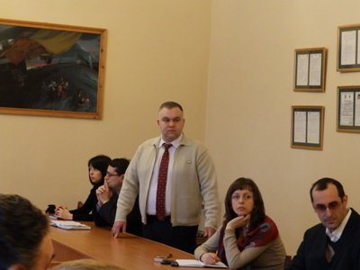 DrogMedia Кому перейшов дорогу керівник дрогобицького ринку? В двір очільника КП кинули гранату