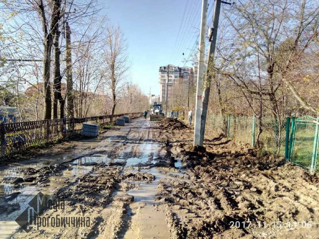 DrogMedia Крушельницькій і не снилось: одна з вулиць Трускавця тоне у болоті