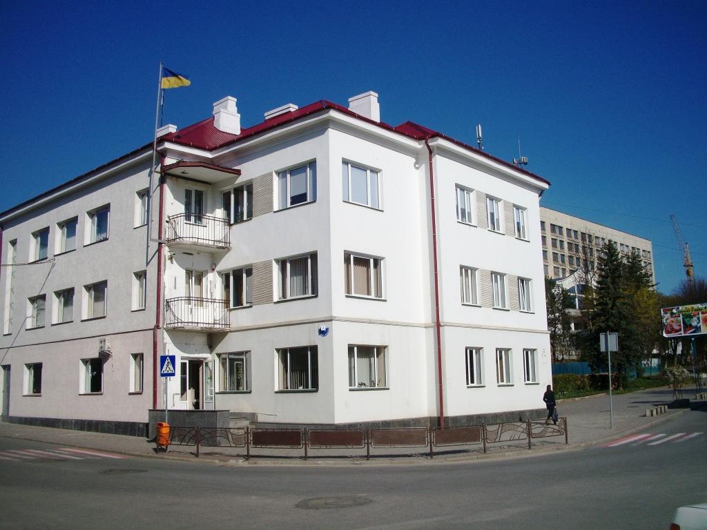 DrogMedia Меру Трускавця вручили «ковдру корупціонера»