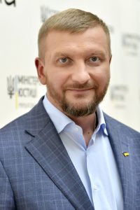 DrogMedia Мати і батько мають рівні права та обов'язки щодо дитини, незалежно від того, чи перебували вони у шлюбі між собою