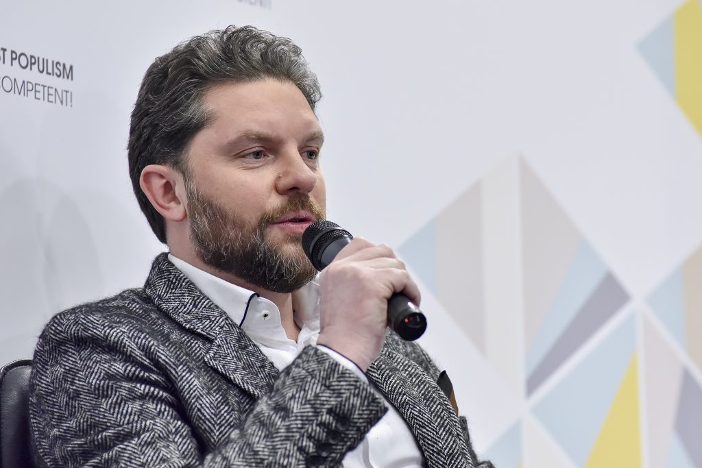 DrogMedia Кандидатів уже шість! Серед них - чинний і попередній нардепи