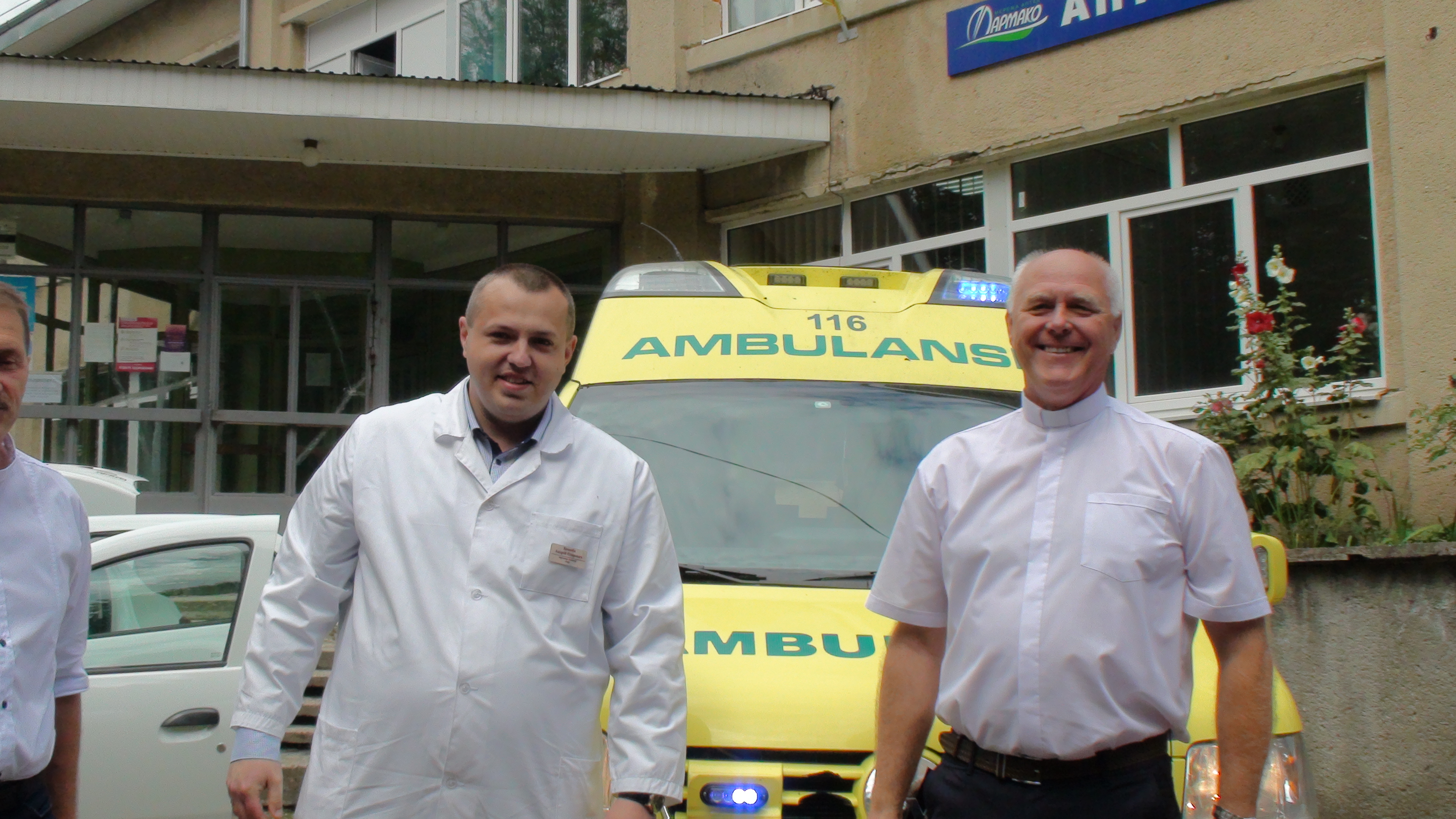 DrogMedia Одразу два автомобілі отримала Стебницька міська лікарня