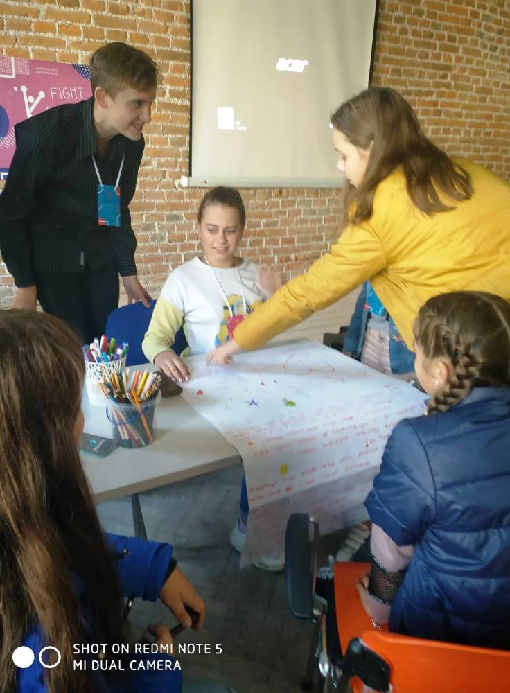 Тридцять учасників локальної "Школи успіху" спробували себе в ролі журналістів та викривачів 2 DrogMedia Тридцять учасників локальної "Школи успіху" спробували себе в ролі журналістів та викривачів