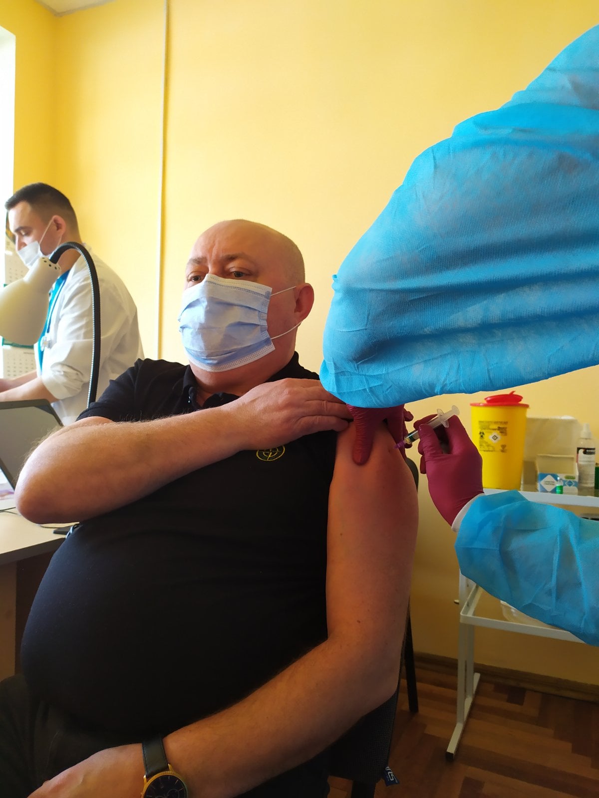 DrogMedia У Бориславі розпочалась вакцинація медиків