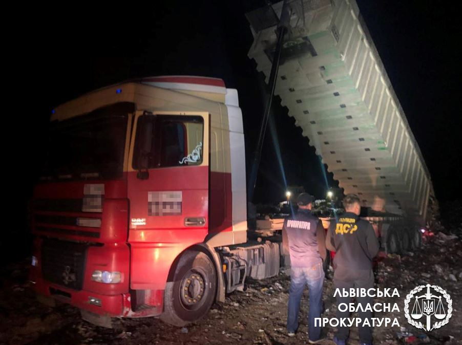 DrogMedia Сміттєві махінації на понад 2 млн грн: на заволодінні бюджетними коштами викрито організовану злочинну групу з числа керівників фірм, які займалися вивезенням відходів