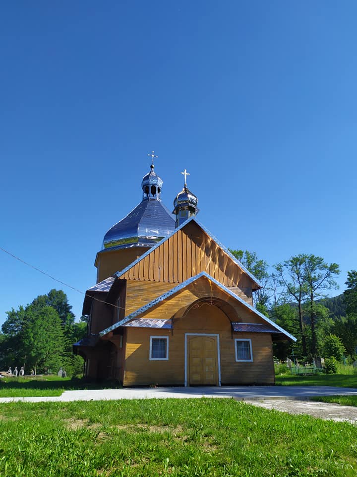 Веломандрівка у Довге Гірське: сакральна спадщина, найвищий водоспад Львівщини, цвіт водяної лілії, закинута дамба та непідкорена Гора Небесної Сотні 22 DrogMedia Веломандрівка у Довге Гірське: сакральна спадщина, найвищий водоспад Львівщини, цвіт водяної лілії, закинута дамба та непідкорена Гора Небесної Сотні