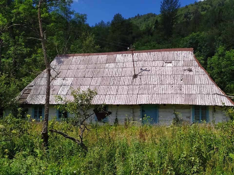 DrogMedia Веломандрівка в село Майдан: доменна піч, панська вілла та костел, якому не судилося стати храмом