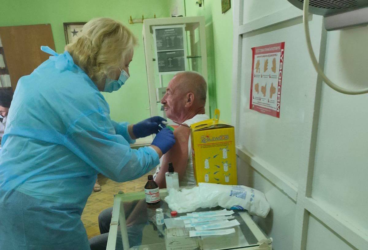 DrogMedia Сьогодні вакцинували мешканців Уличного, на черзі - Доброгостів