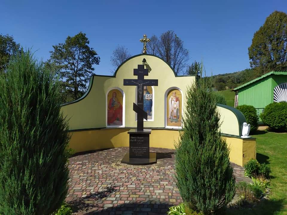 DrogMedia Веломандрівка в село Сторона: храм відомого архітектора, місце баталій, описане Франком, благополуччя та мальовничі пейзажі