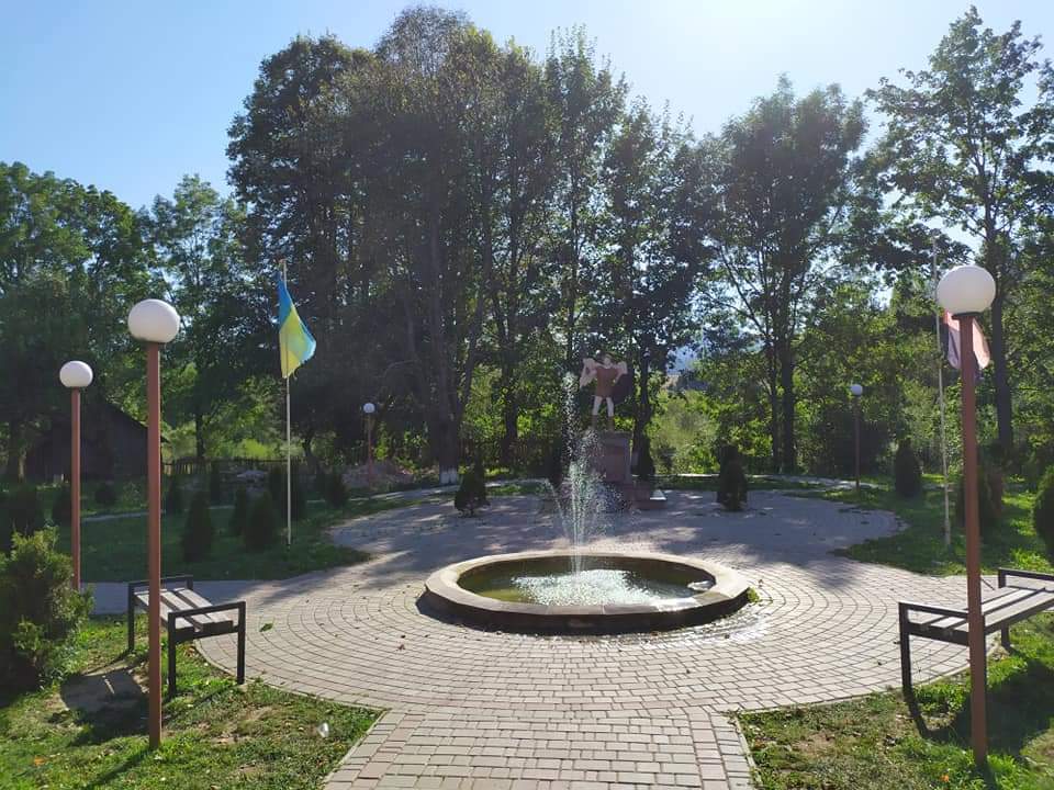 Веломандрівка в село Сторона: храм відомого архітектора, місце баталій, описане Франком, благополуччя та мальовничі пейзажі 12 DrogMedia Веломандрівка в село Сторона: храм відомого архітектора, місце баталій, описане Франком, благополуччя та мальовничі пейзажі