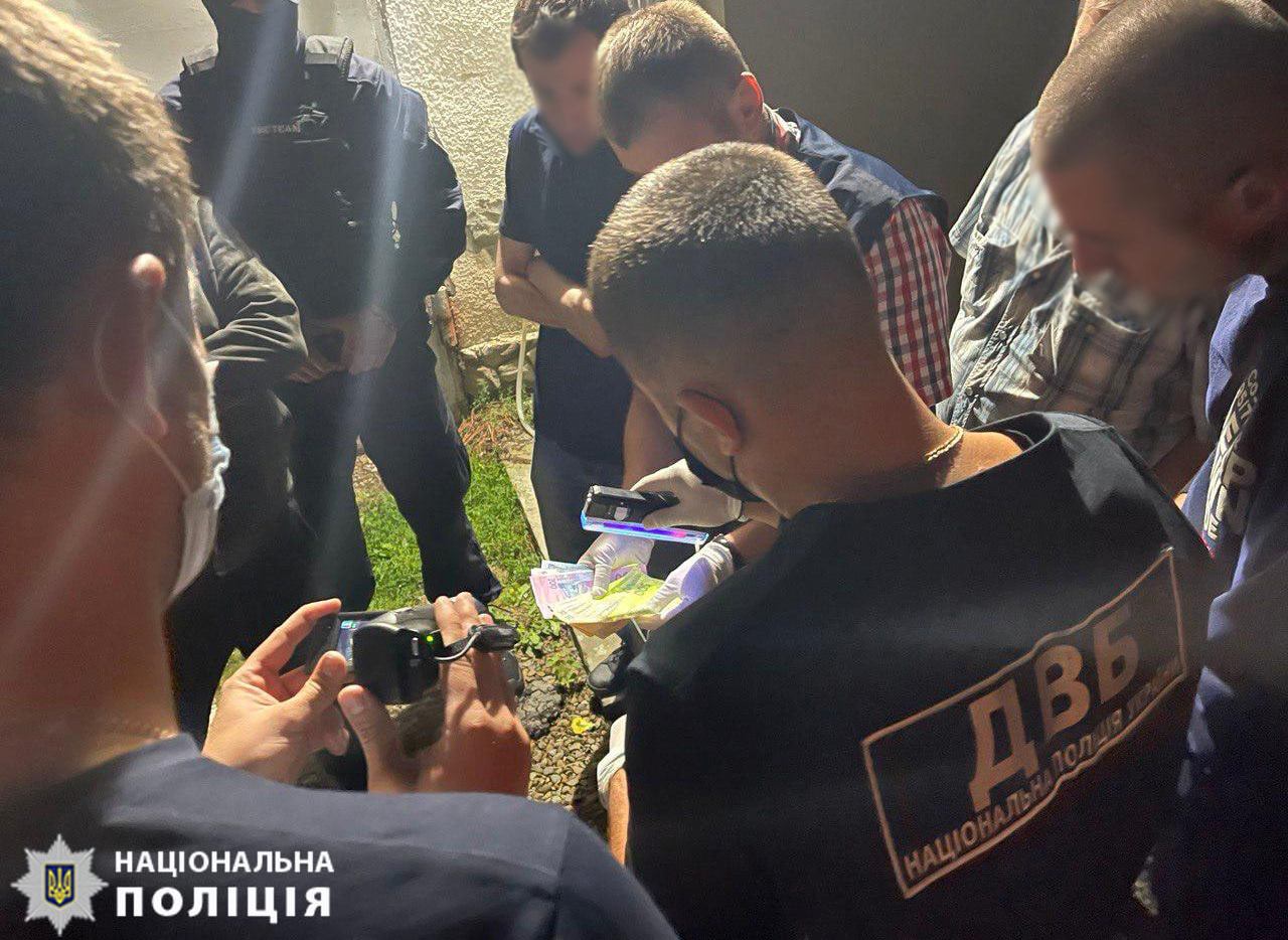 DrogMedia Начальника підрозділу поліції Дрогобича затримали на хабарі