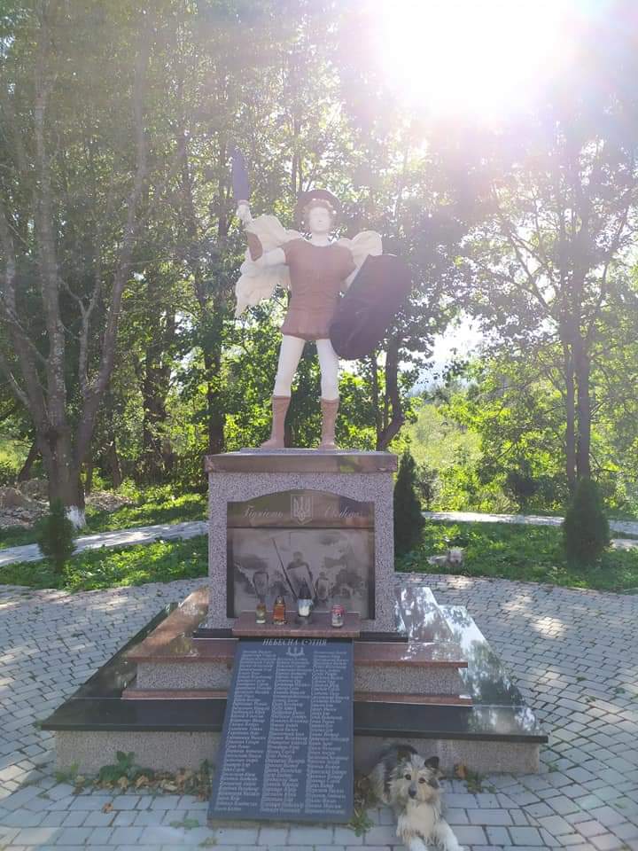 DrogMedia Веломандрівка в село Сторона: храм відомого архітектора, місце баталій, описане Франком, благополуччя та мальовничі пейзажі
