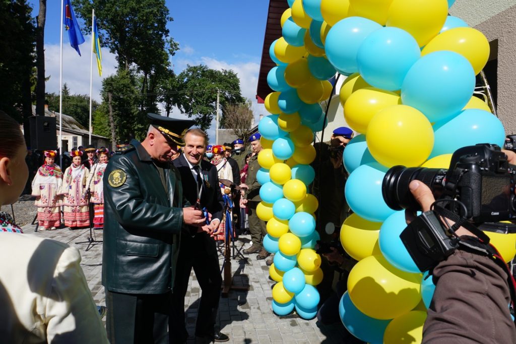 DrogMedia Командувач Нацгвардії відкрив у Дрогобичі оновлені казарми
