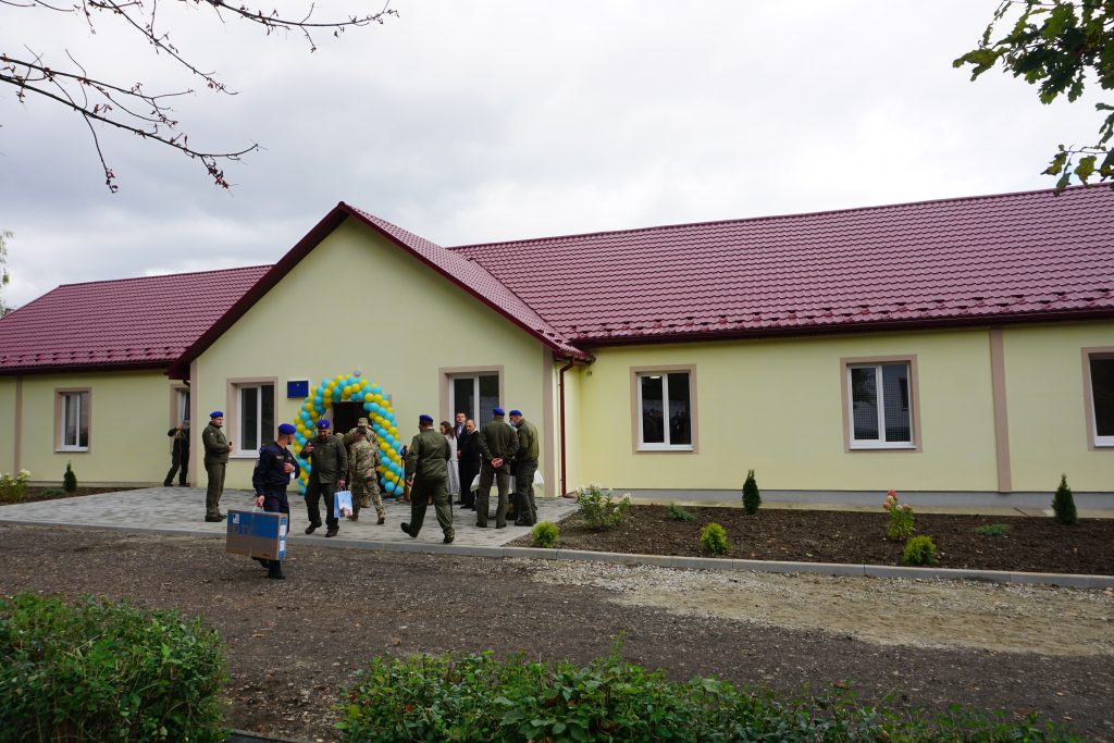 DrogMedia Командувач Нацгвардії відкрив у Дрогобичі оновлені казарми