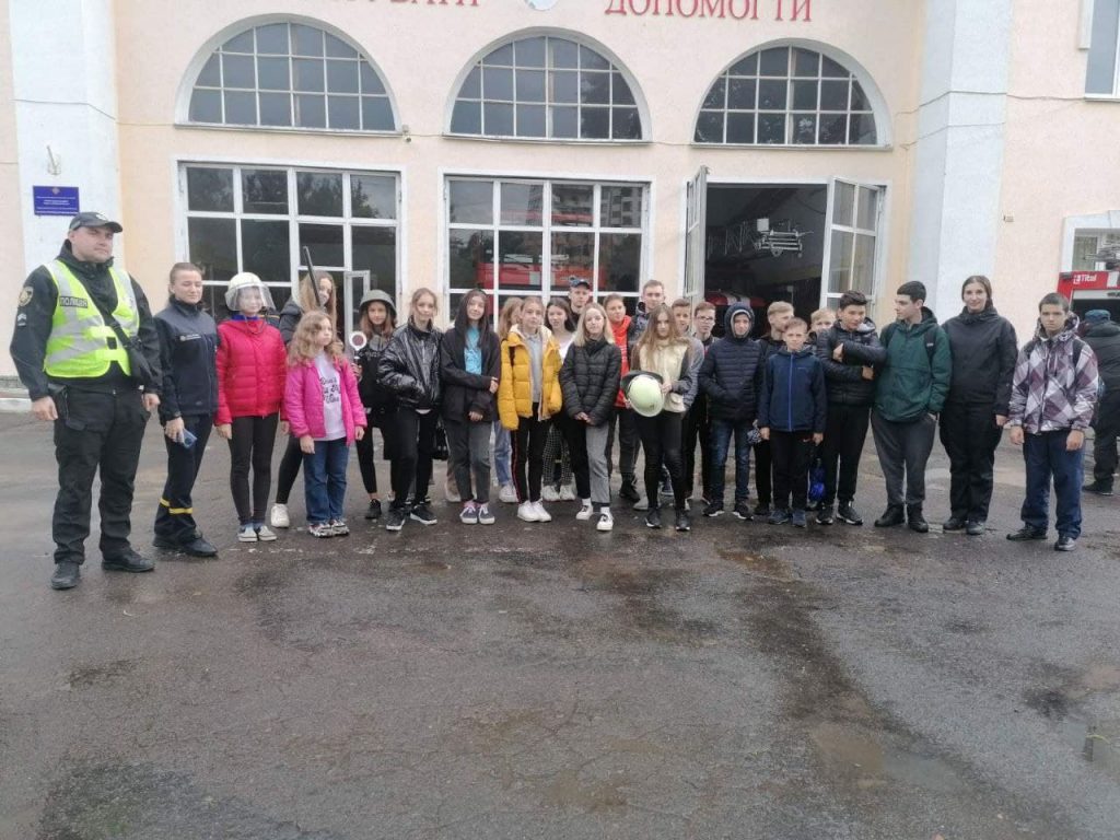 DrogMedia Кожна дитина мала змогу відчути себе поліцейським чи рятувальником