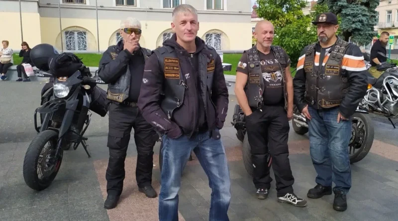 Байкерський клуб «Бульдоги»