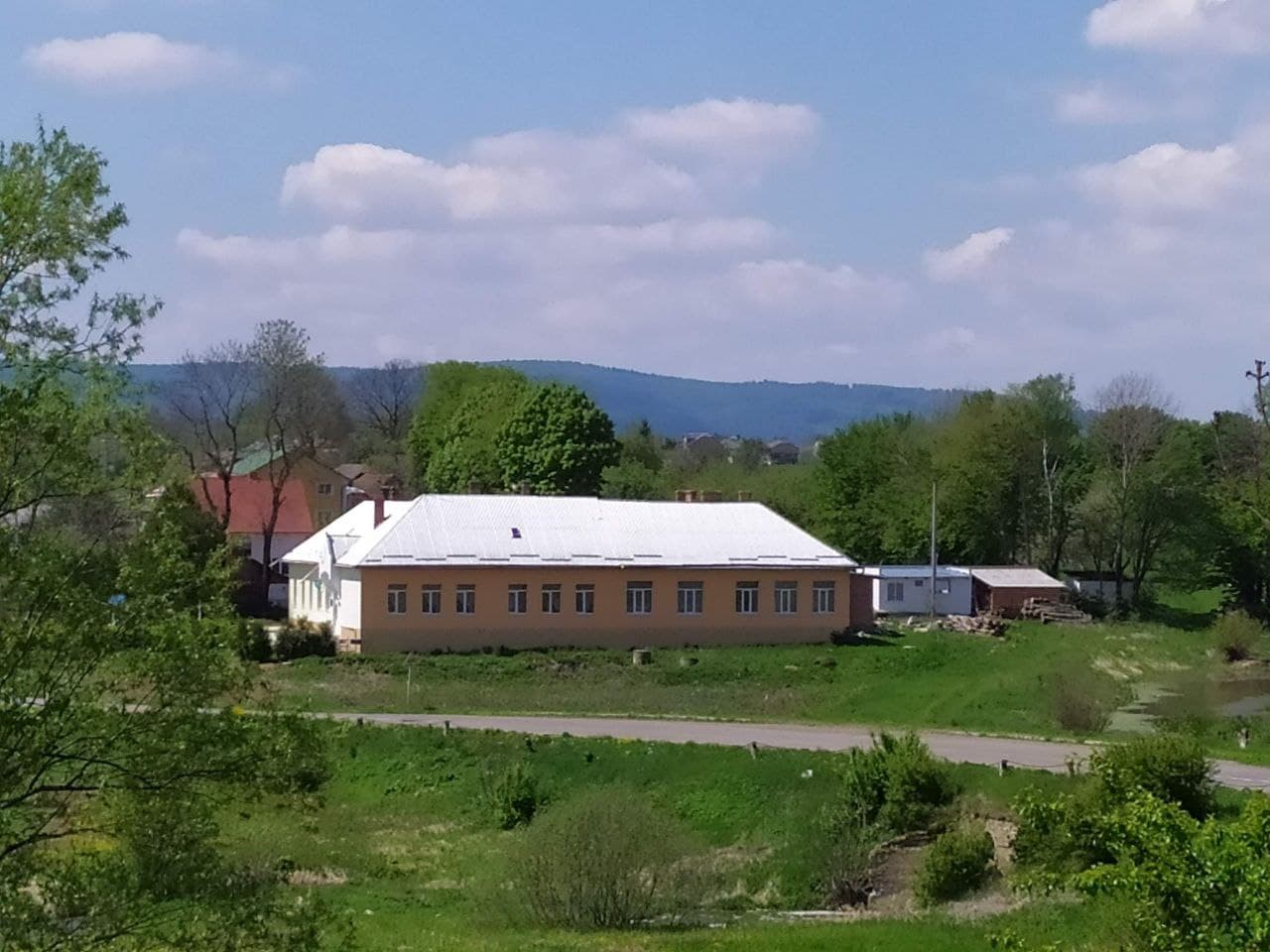 DrogMedia Тепло є в школах та садочках Дрогобицької громади, які запаслися дровами