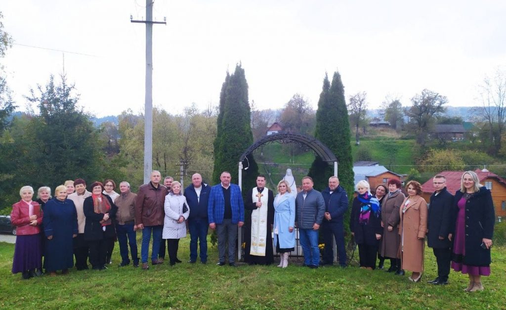 Школа в Старому Кропивнику, що постала завдяки громаді, відсвяткувала 20 років 2 DrogMedia Школа в Старому Кропивнику, що постала завдяки громаді, відсвяткувала 20 років