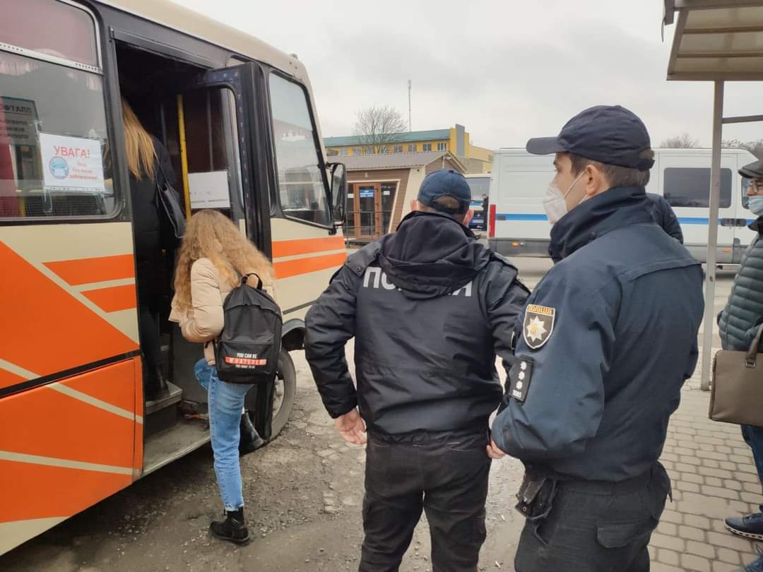 DrogMedia Мобільні групи перевіряють автобуси