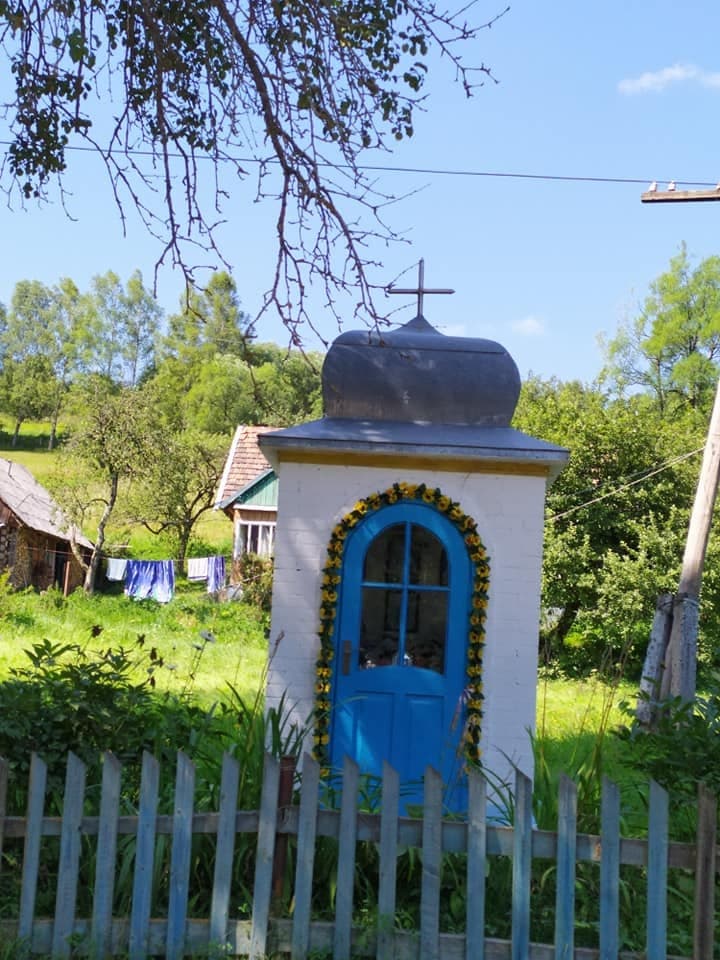 DrogMedia Веломандрівка в Смільну: храм, на захист якого мешканці ставали живим щитом