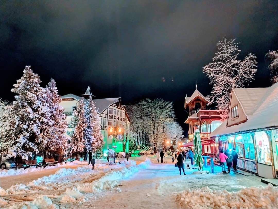 DrogMedia У Трускавці встановлюють різдвяний ярмарок