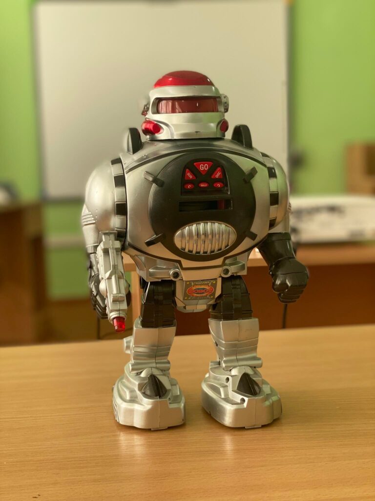 DrogMedia Школа у Рихтичах отримала робототехніку, комп’ютери, 3D-принтер, квадрокоптер та ін.