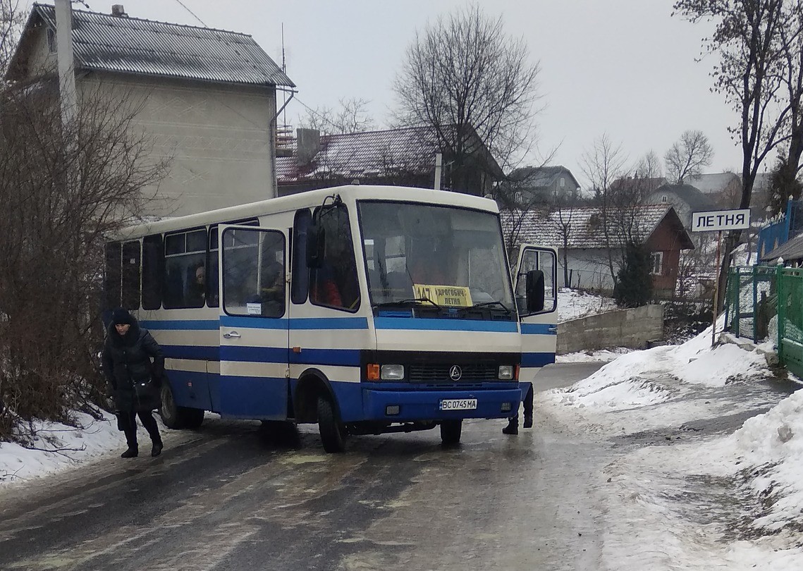 DrogMedia Маршрутку «Дрогобич-Летня» розвернуло на слизькій дорозі