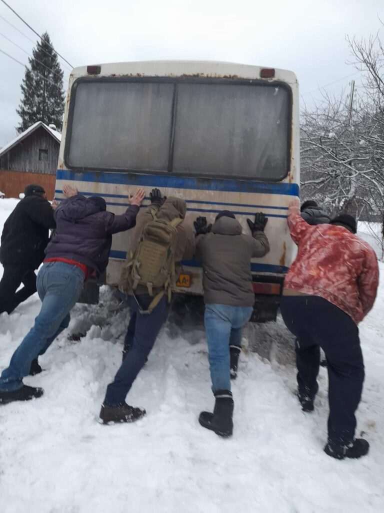 DrogMedia В Східницькій громаді вкотре застряг автобус