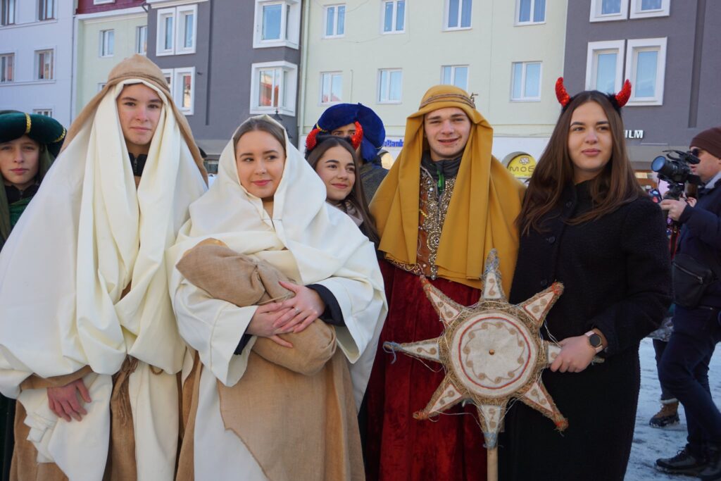 DrogMedia У Дрогобичі відбувся фестиваль вертепів "Різдвяна зірка"