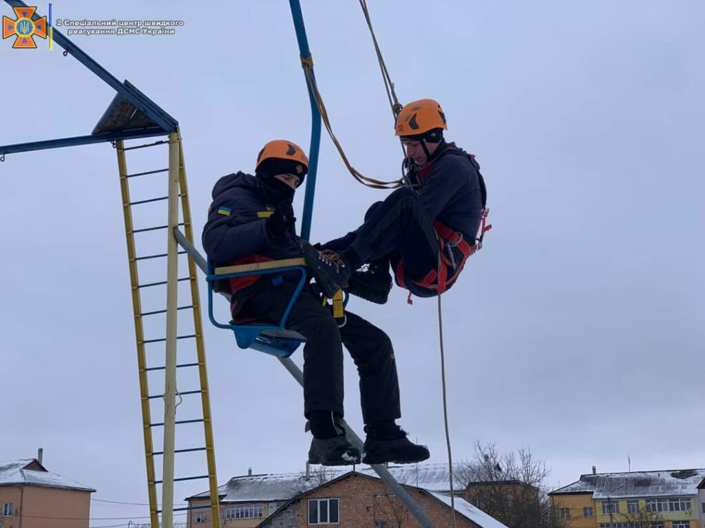 DrogMedia У Дрогобичі відбувся вже III випуск гірських рятувальників