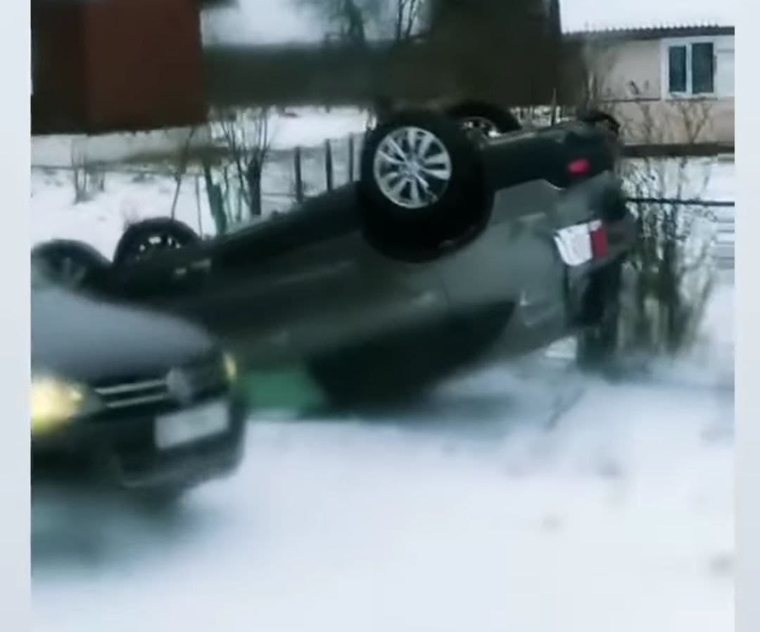 DrogMedia В Унятичах перекинувся автомобіль