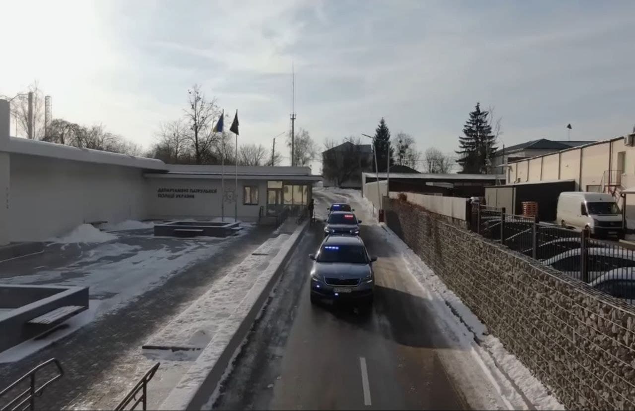 DrogMedia На патрулювання доріг заступили поліцейські «фантоми». ВІДЕО