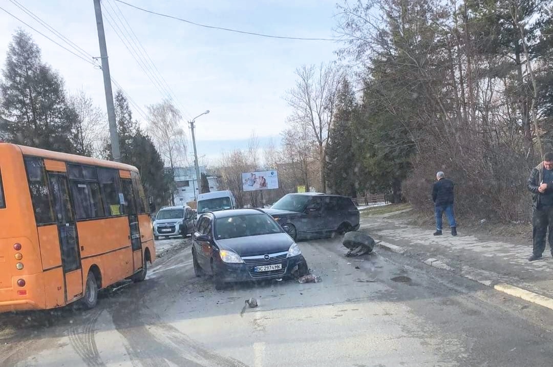 DrogMedia У Бориславі в ДТП потрапив позашляховик