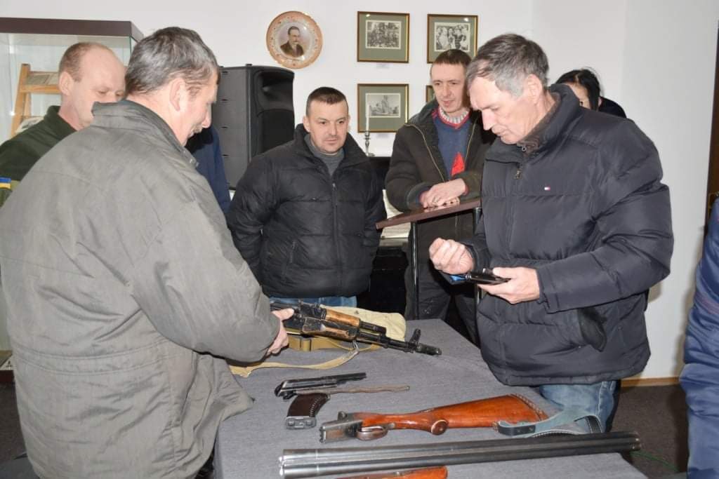 DrogMedia Працівники музею училися навиків військової справи