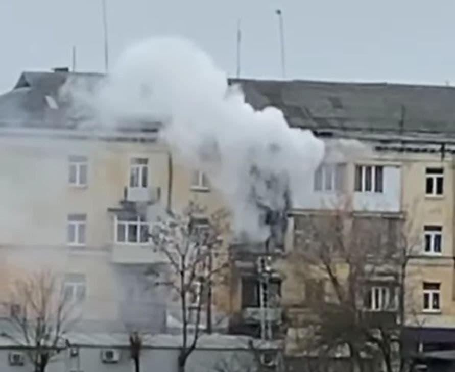 DrogMedia У Дрогобичі горить квартира, є потерпілий у важкому стані