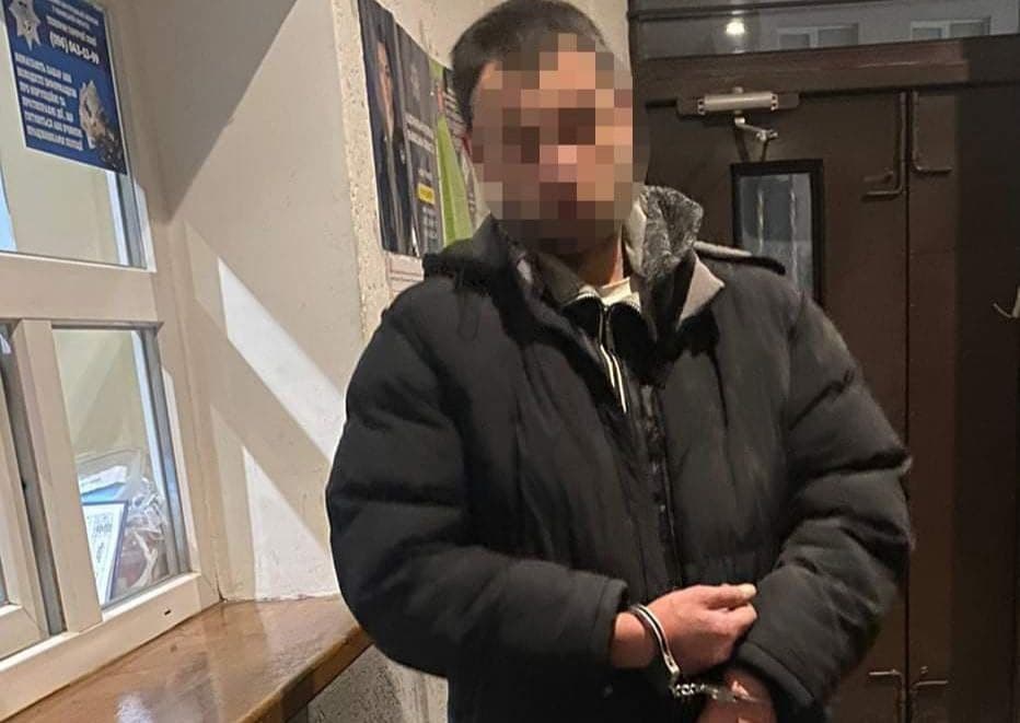 DrogMedia У Бориславі поліцейські затримали підозрюваного у пограбуванні магазину