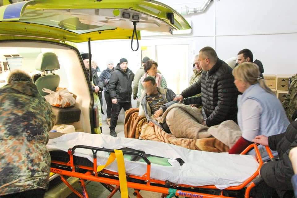 DrogMedia До Дрогобича з-під обстрілів забрали жінку з немовлям та ранених бійців 