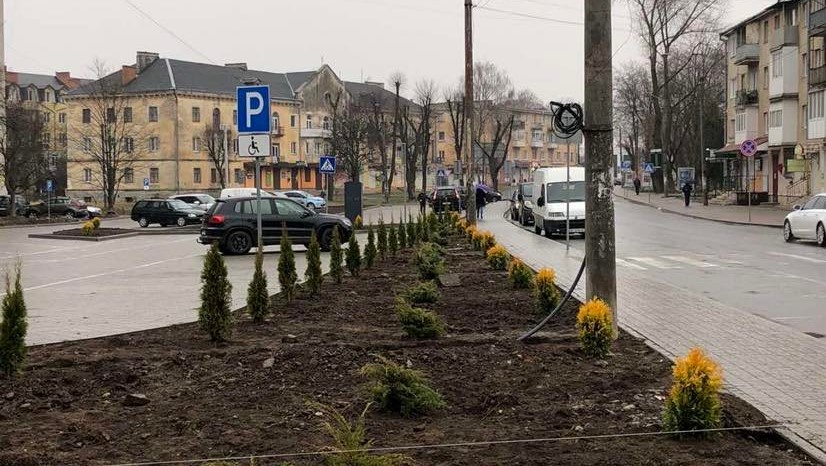 DrogMedia У Дрогобичі на вулиці П.Орлика облаштовано нову паркувальну зону