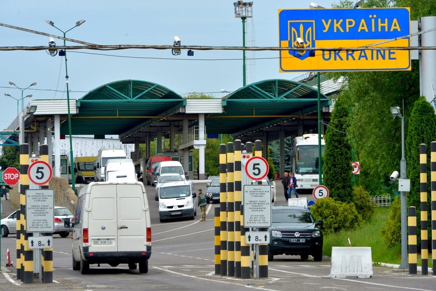 DrogMedia Спрощено порядок перетину державного кордону для водіїв віком від 18 до 60 років