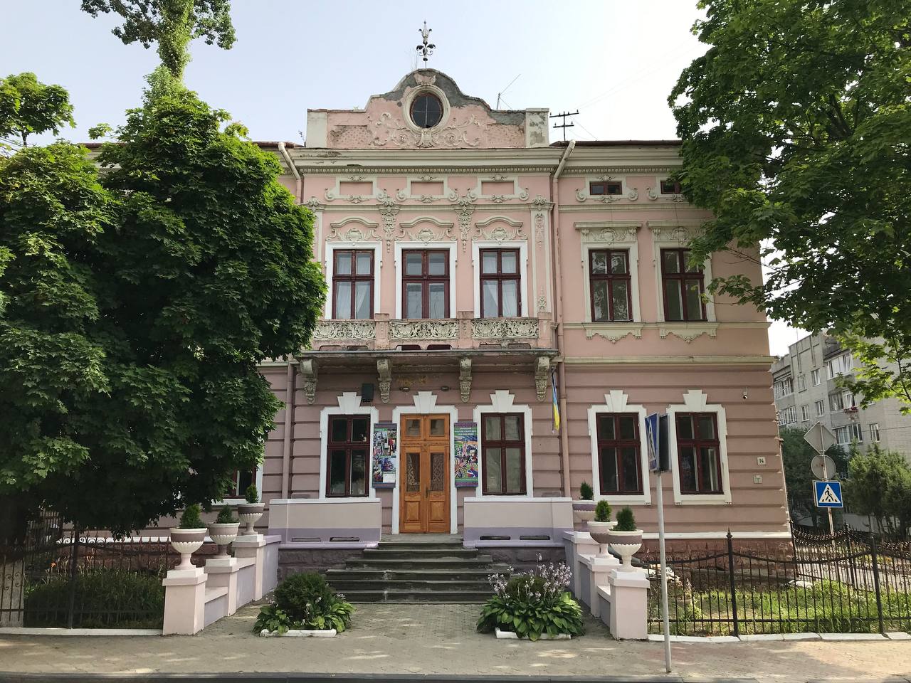 DrogMedia У неділю в дрогобицькій галереї мистецтв відбудеться благодійна літературно-мистецька зустріч