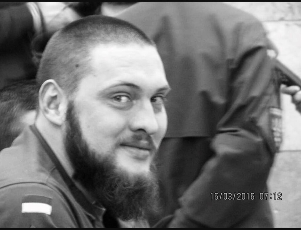 У Дрогобичі вручили ключі від квартири сім'ям двох загиблих воїнів 2 DrogMedia У Дрогобичі вручили ключі від квартири сім'ям двох загиблих воїнів