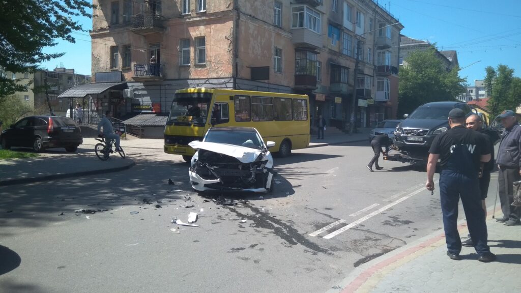 DrogMedia ДТП в Дрогобичі. ФОТО