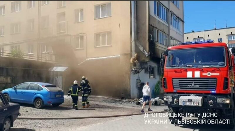 DrogMedia В Дрогобичі пожежники врятували 11 людей із задимленого приміщення