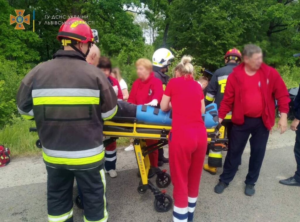 DrogMedia В ДТП на автодорозі Стрий-Дрогобич травмовано 7 осіб