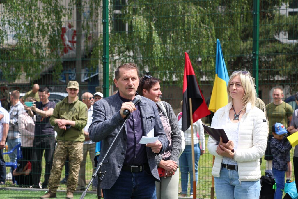 DrogMedia У Дрогобичі провели футбольний ветеранський турнір за участі збірної ЗСУ "Чорнобаївка"