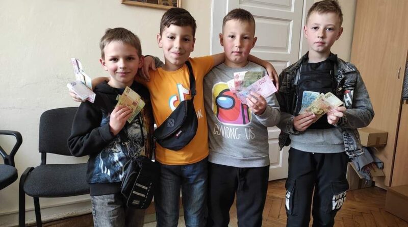 DrogMedia Дрогобицькі діти облаштували блокпост і зібрали 1000 грн для ЗСУ