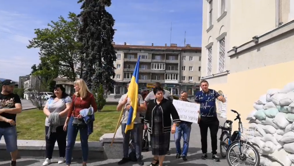 У Дрогобичі храм московського патріархату переходить до ПЦУ на вимогу парафіян, всупереч волі священика 3 DrogMedia У Дрогобичі храм московського патріархату переходить до ПЦУ на вимогу парафіян, всупереч волі священика